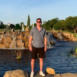 Meet your Posher, Tom